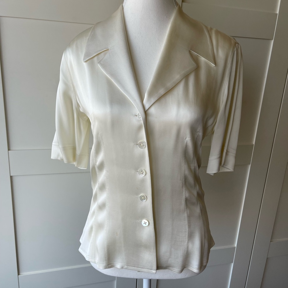 Donna Karan Satin Fitted Seamed Blouse in Parchment sz 4